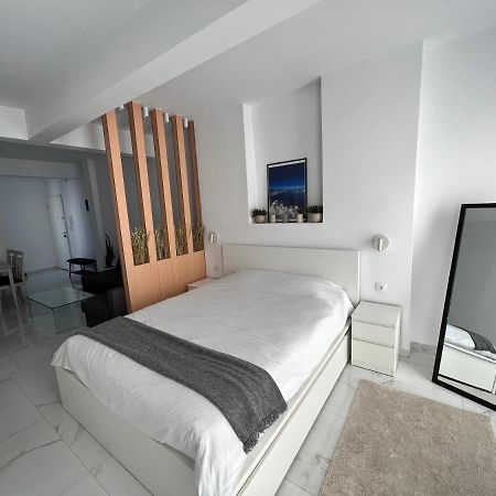 Modern 1-Bedroom Apartment In The City Center Thessaloniki Buitenkant foto