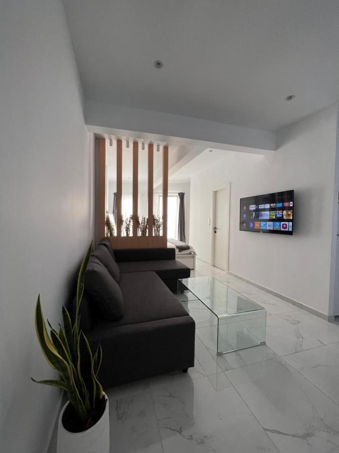 Modern 1-Bedroom Apartment In The City Center Thessaloniki Buitenkant foto