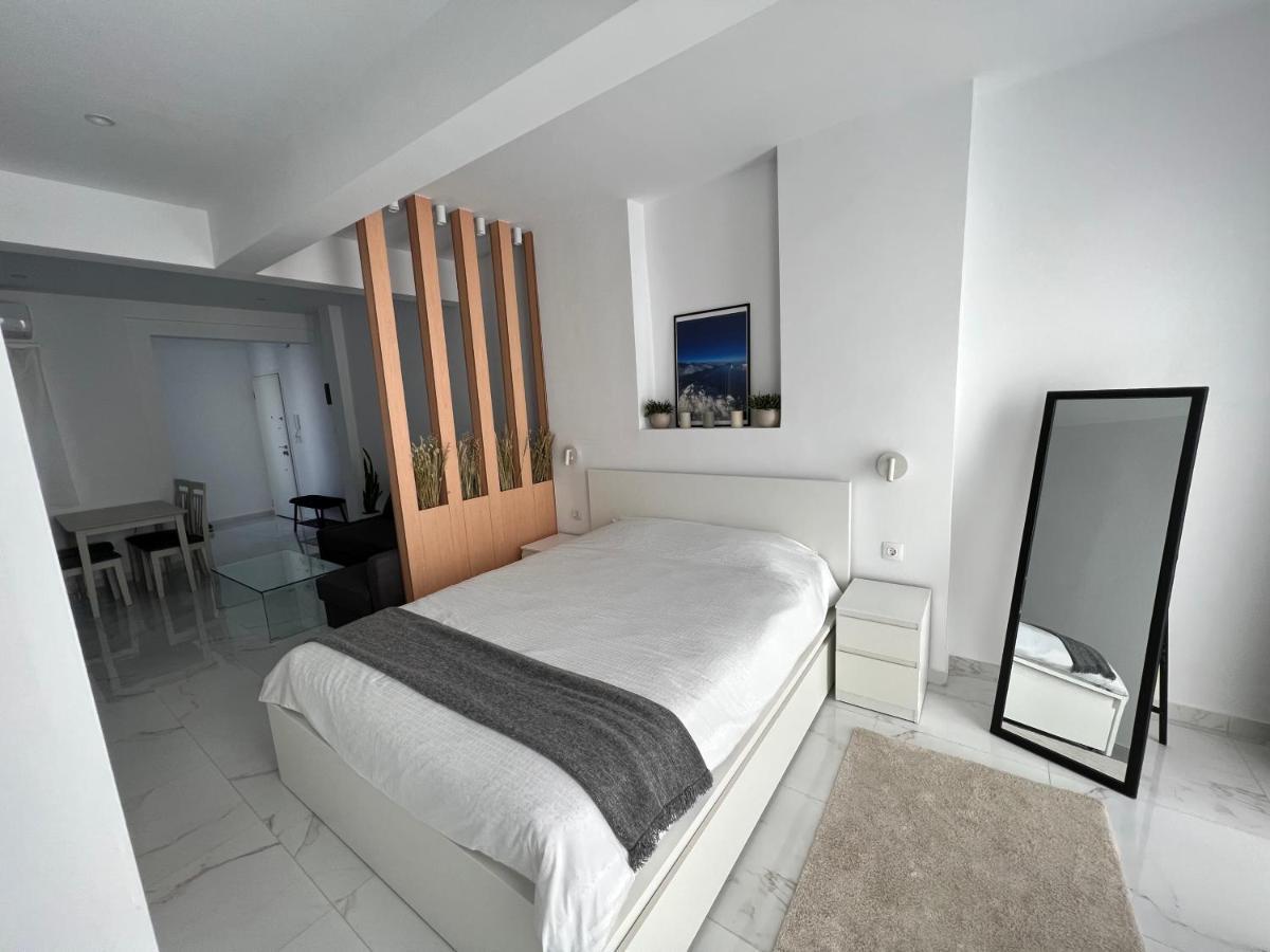 Modern 1-Bedroom Apartment In The City Center Thessaloniki Buitenkant foto