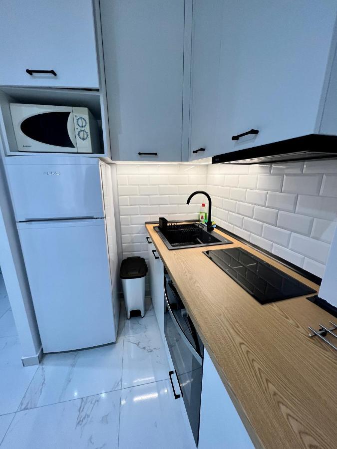 Modern 1-Bedroom Apartment In The City Center Thessaloniki Buitenkant foto